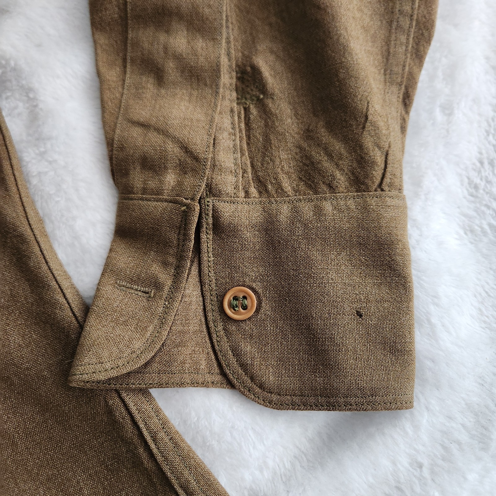 True Vintage WWII 1940’s U.S. Army Wool Officers Shirt Mens Large w/ Patch