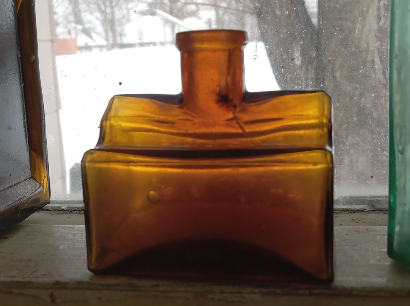 LEVISON'S INKS ST.LOUIS 1880s AMBER CABIN COTTAGE SHAPE PENREST INK BOTTLE AS IS