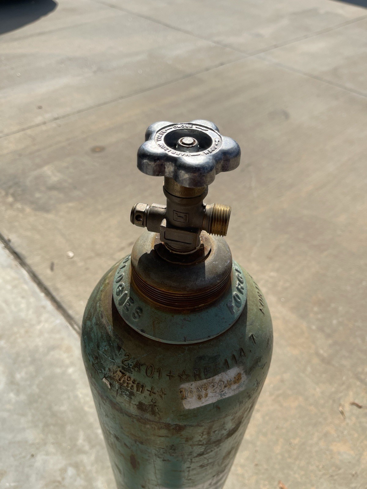 WELDING/CUTTING SET 125 TF OXYGEN & 250 75 TF ACETYLENE TANKS Exchangeable