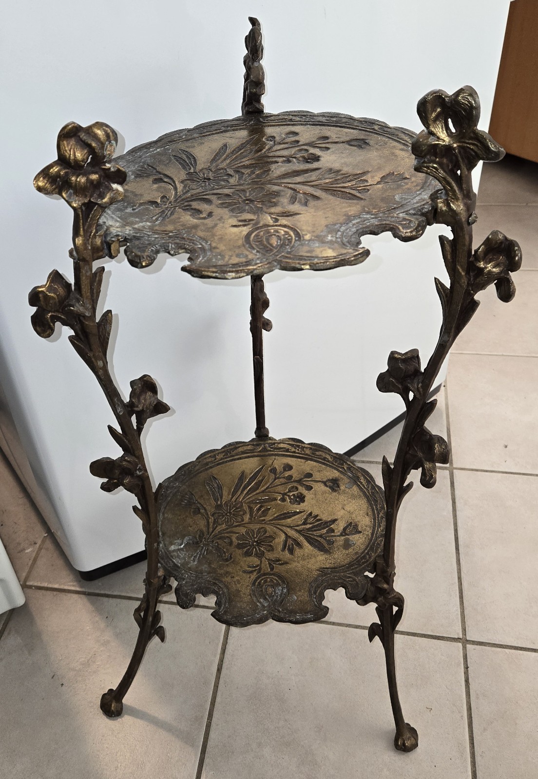 ANTIQUE ART NOUVEAU 2-TIER FLORAL ORNATE CAST BRASS PLANT STAND TABLE 28" A3