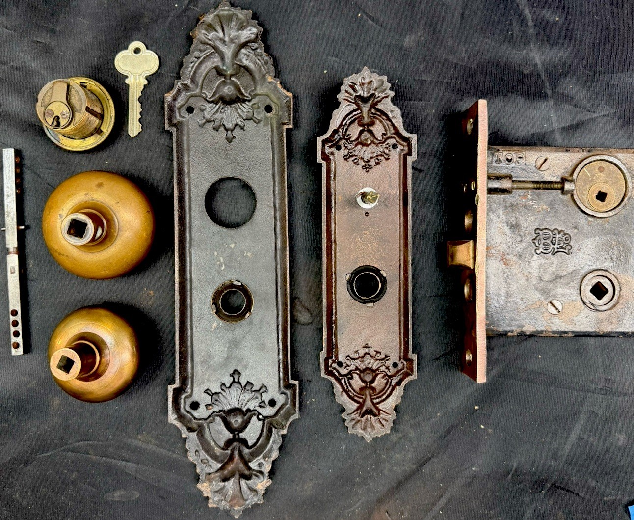 Barrows Ontario Passage Bronze Entrance / Front Door / Entry Doorknobs Set