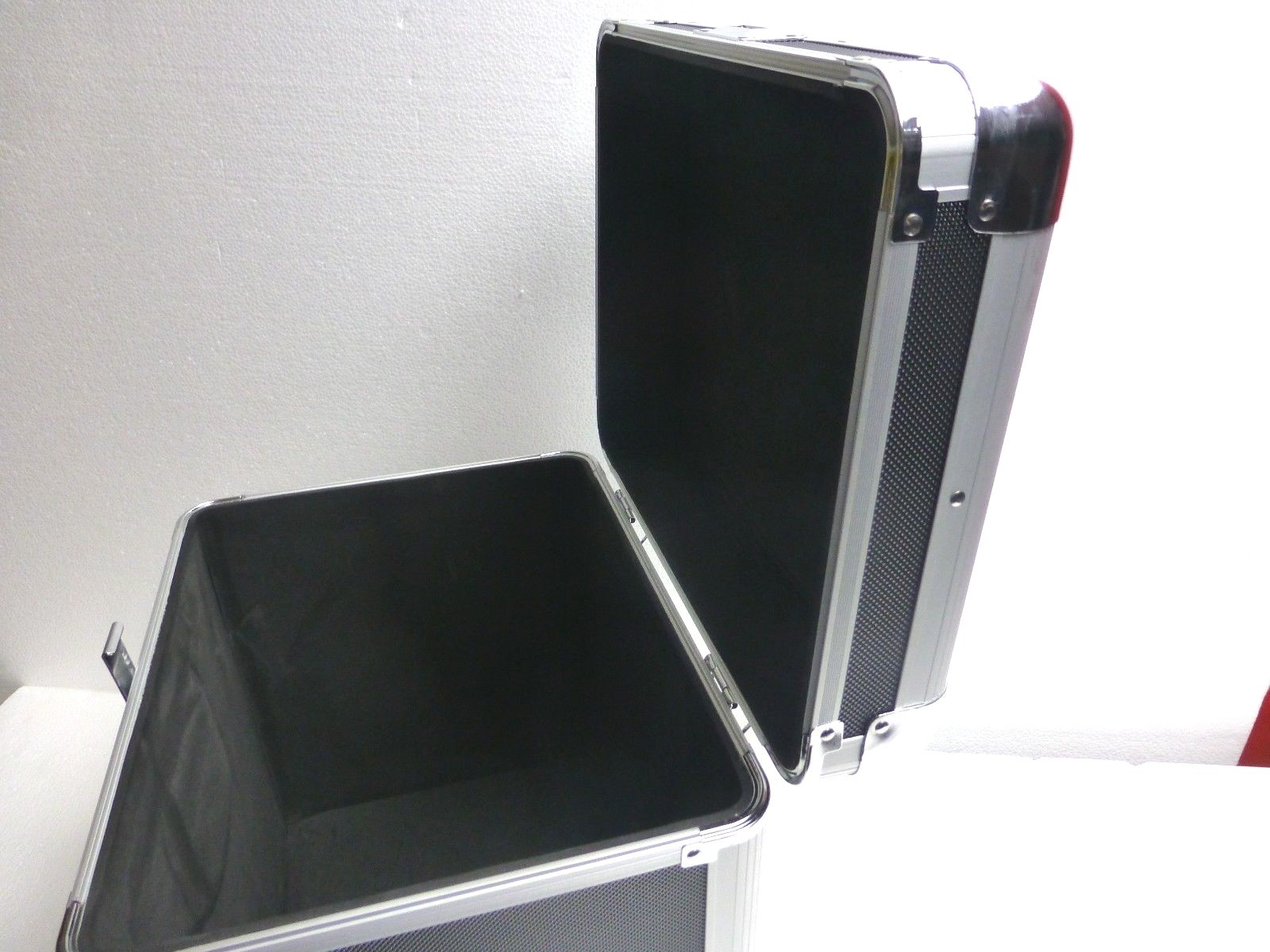 12" or LP Record Box Euro Style Case Holds Up To 70 Vinyl Records