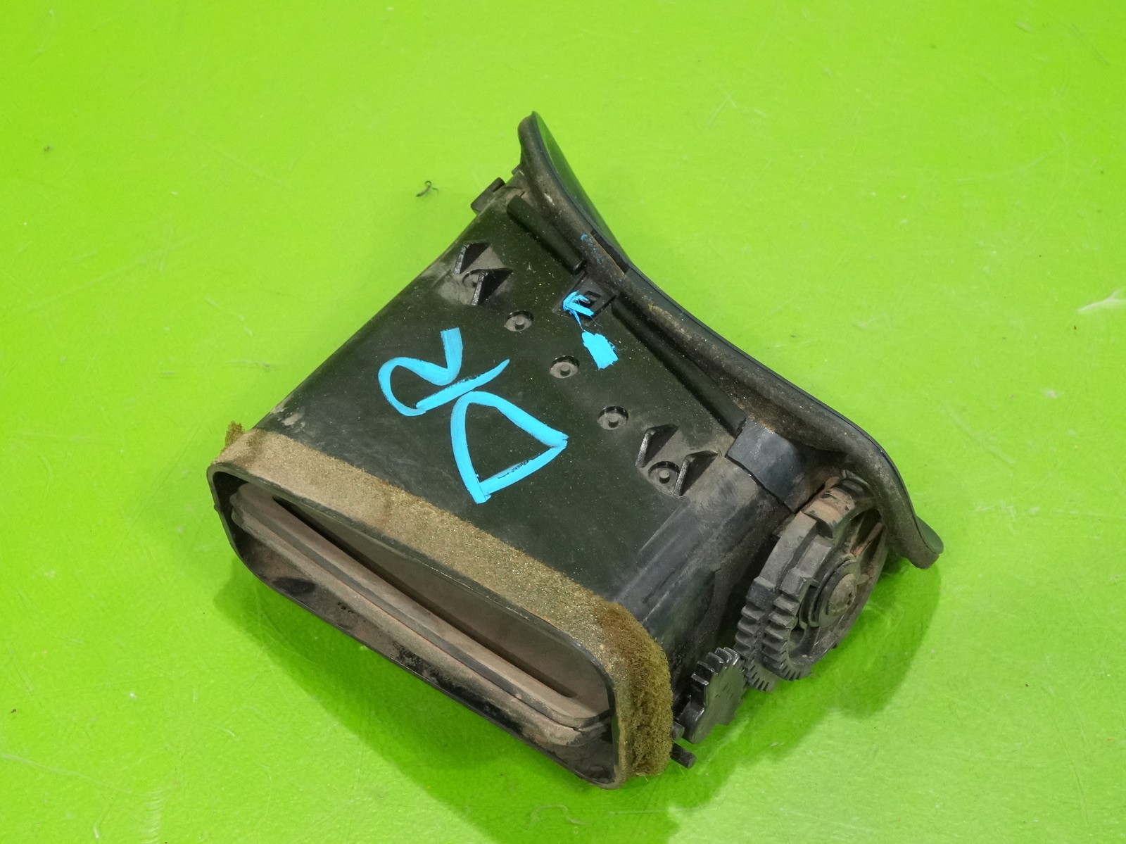 92-95 Civic OEM passenger right dash HVAC air heater AC vent blue