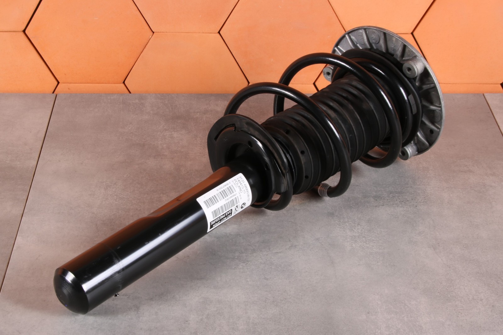 MINI F57 LCI FRONT RIGHT SHOCK ABSORBER 2WD FWD 6899538 3928 km !!!