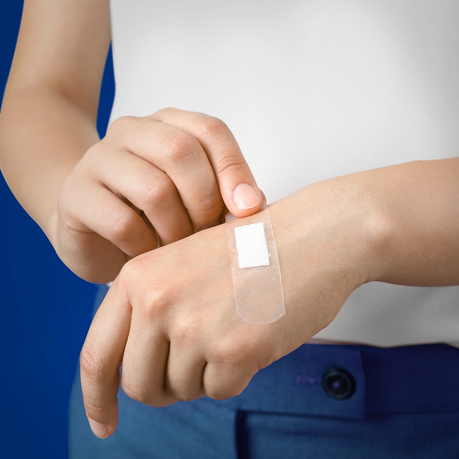 280 FLEXIBLE BANDAIDS Full New CASE of 280 ASSORTED Adhesive Bandages