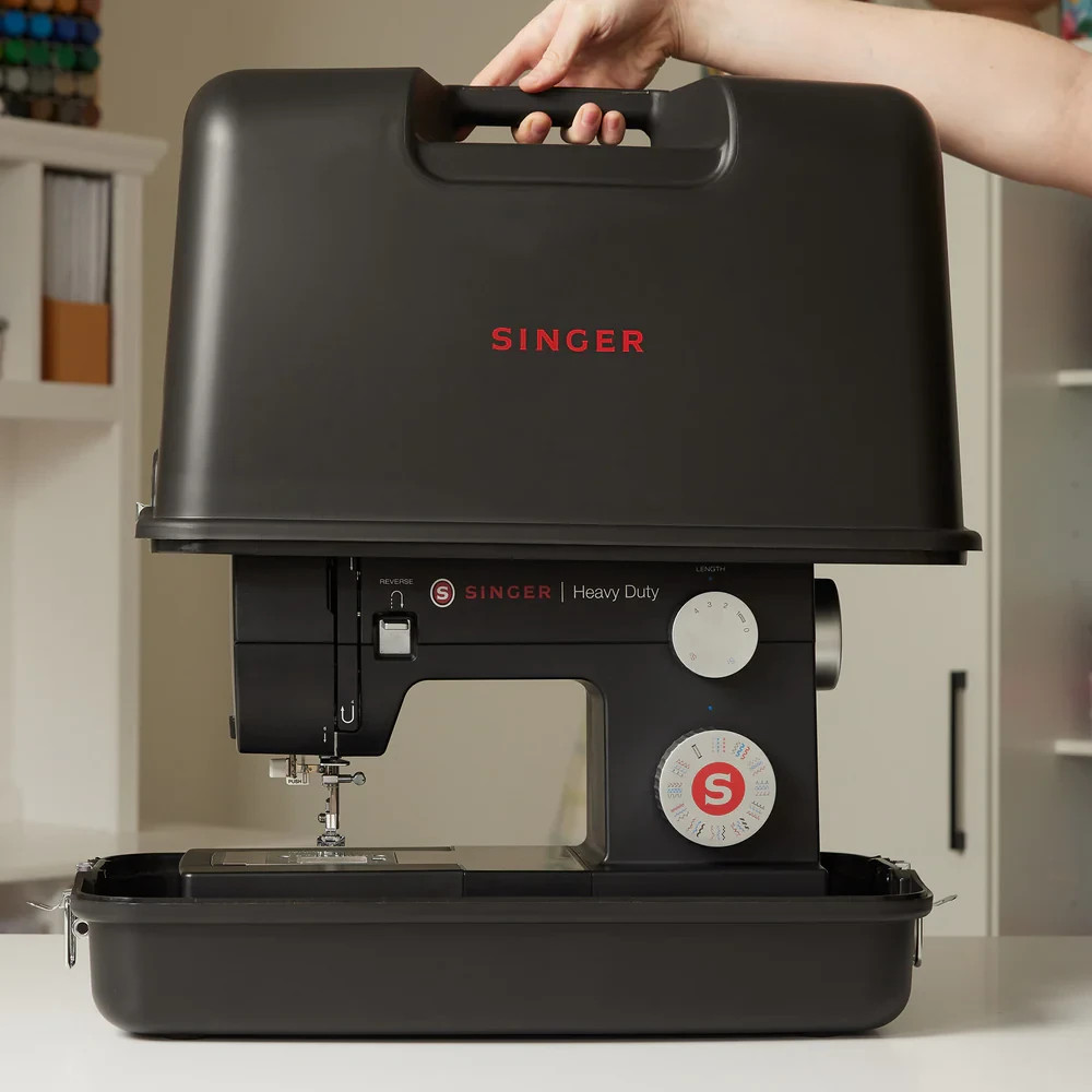 SINGER Universal Hard Case Sewing Machine Carrying Storage Heavy Duty (Black)