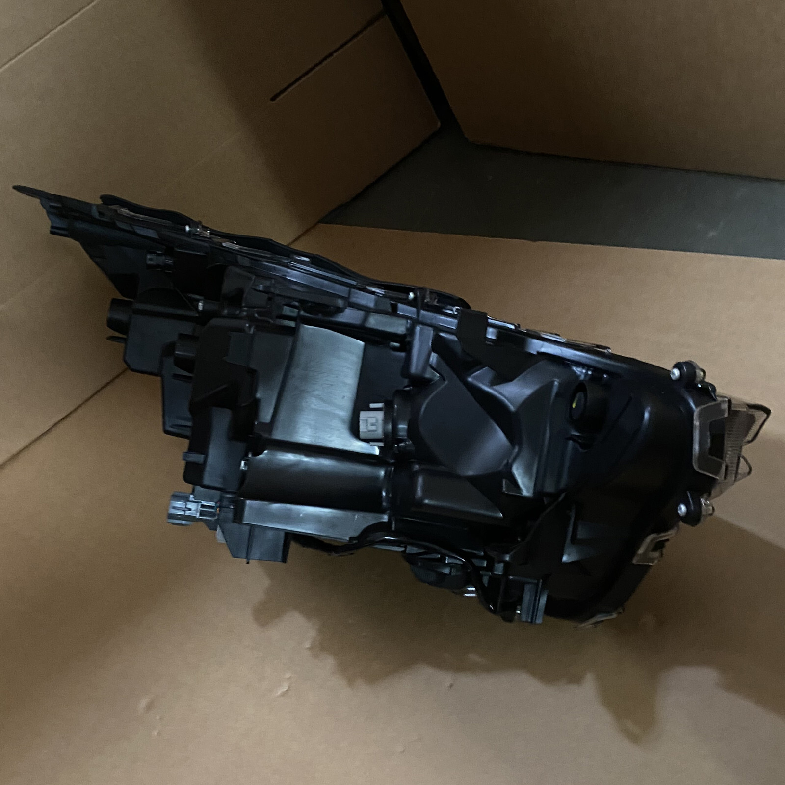 Front LED Projector Headlight Replacement For 2019 2023 Toyota RAV4 Hybrid Pair