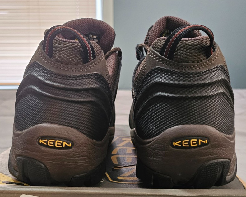 Keen® (Men's 10.5 WIDE) Utility Lansing™ Low (Steel Toe) EH SR Work Shoe - $140