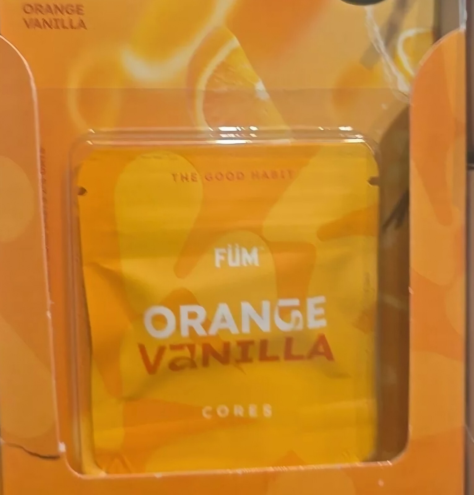 Füm Journey Pack Flavored Air Device with 4 Packs of Plant Based Cores