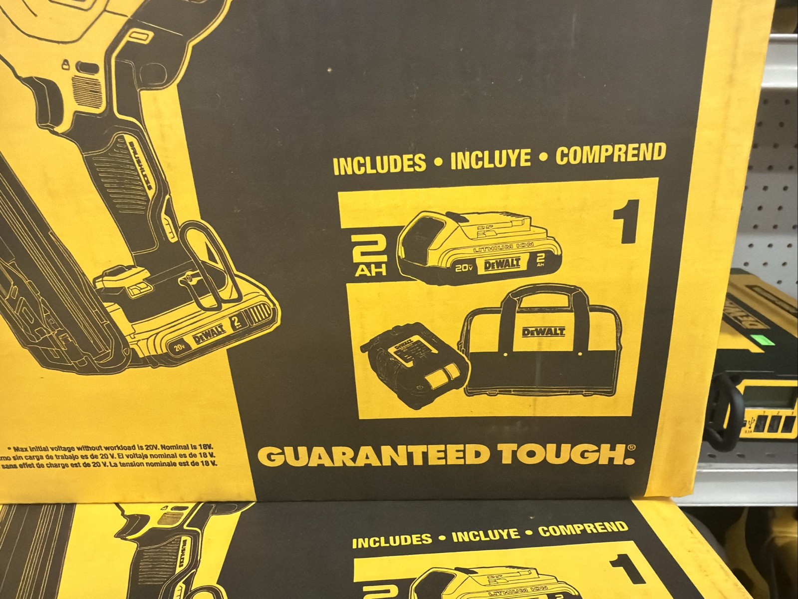 DeWALT DCN650D1 20V MAX XR 15-Gauge Cordless Angled Finish Nailer Kit