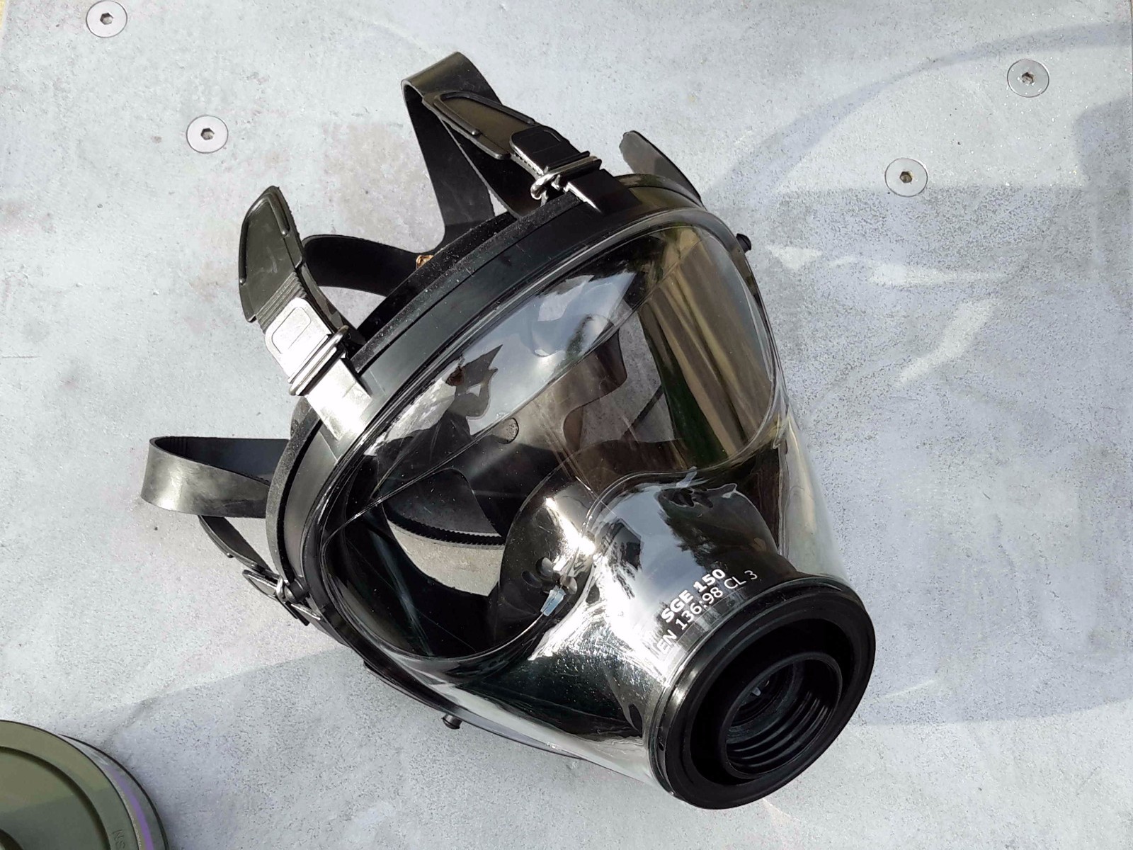 SGE 150 Gas Mask +2 New NATO 40mm NBC/CBRN Filters New Production MED/REG