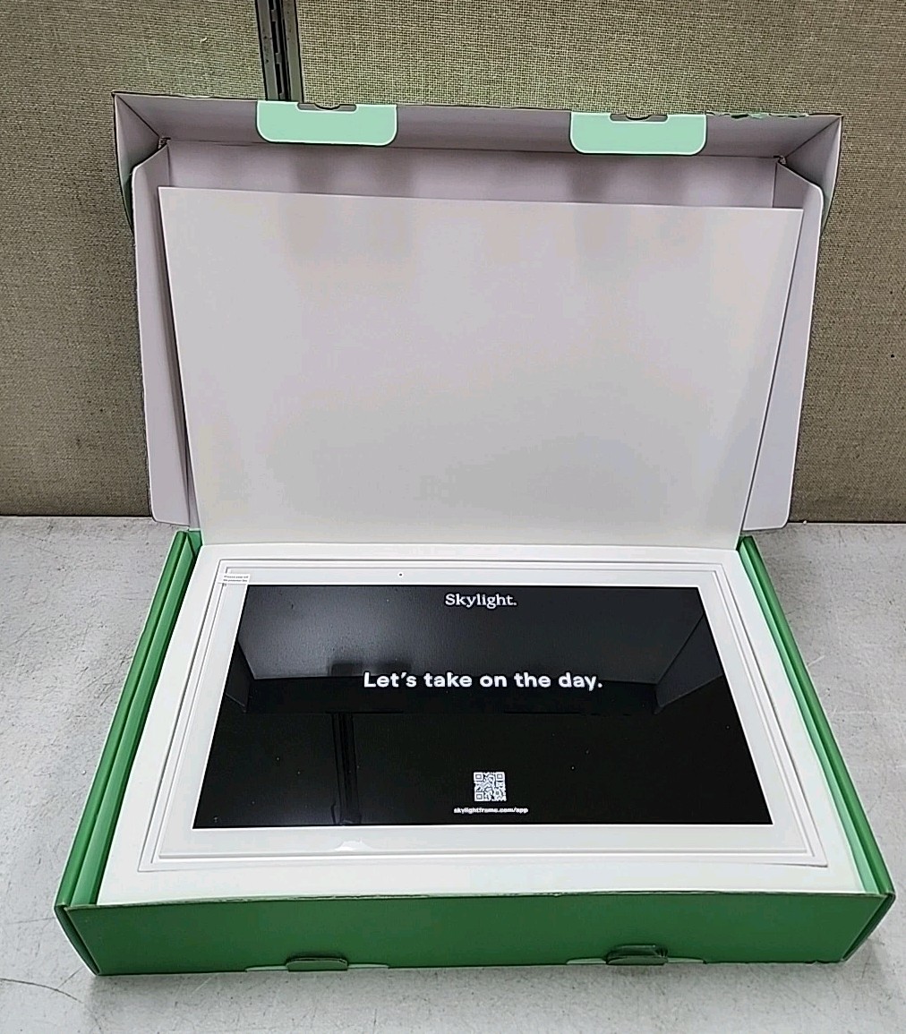 NEW Skylight Calender 15" Touchscreen Smart Calendar and  Chore Chart - White