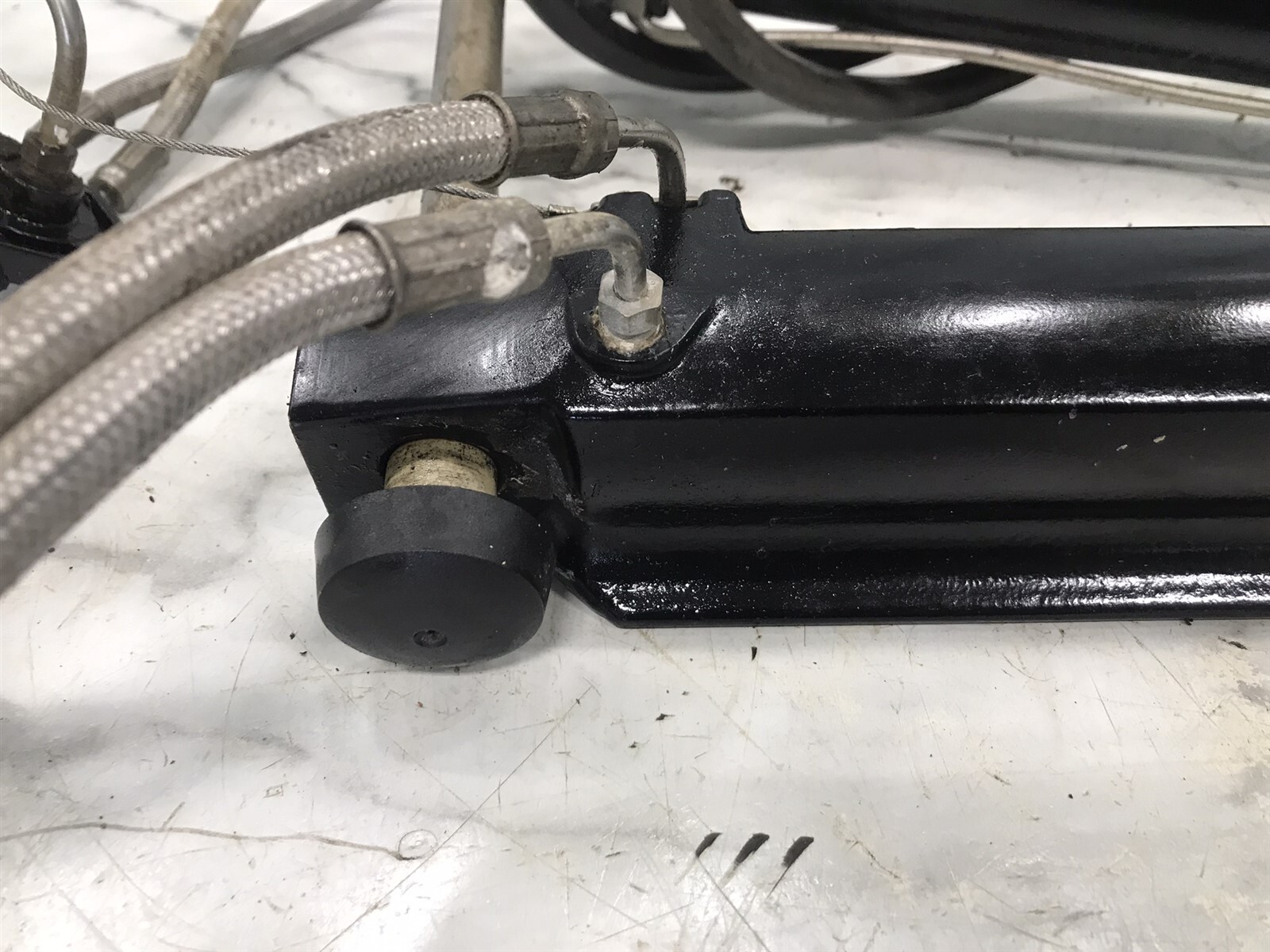 Mercury marine MerCruiser Alpha Bravo trim tilt lift hydraulic cylinders NO SALT