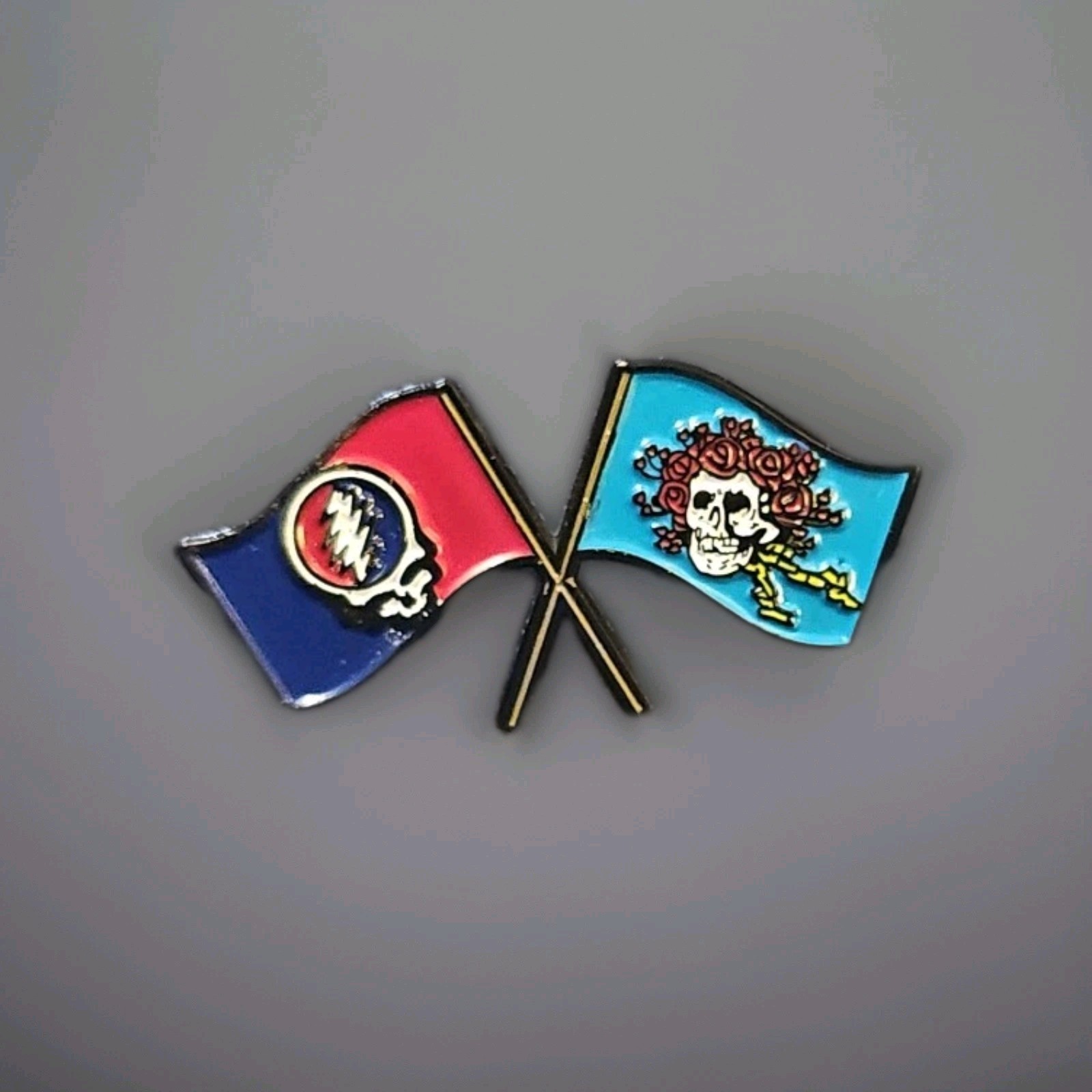 Grateful Dead Lapel Pin "DEAD FLAGS"