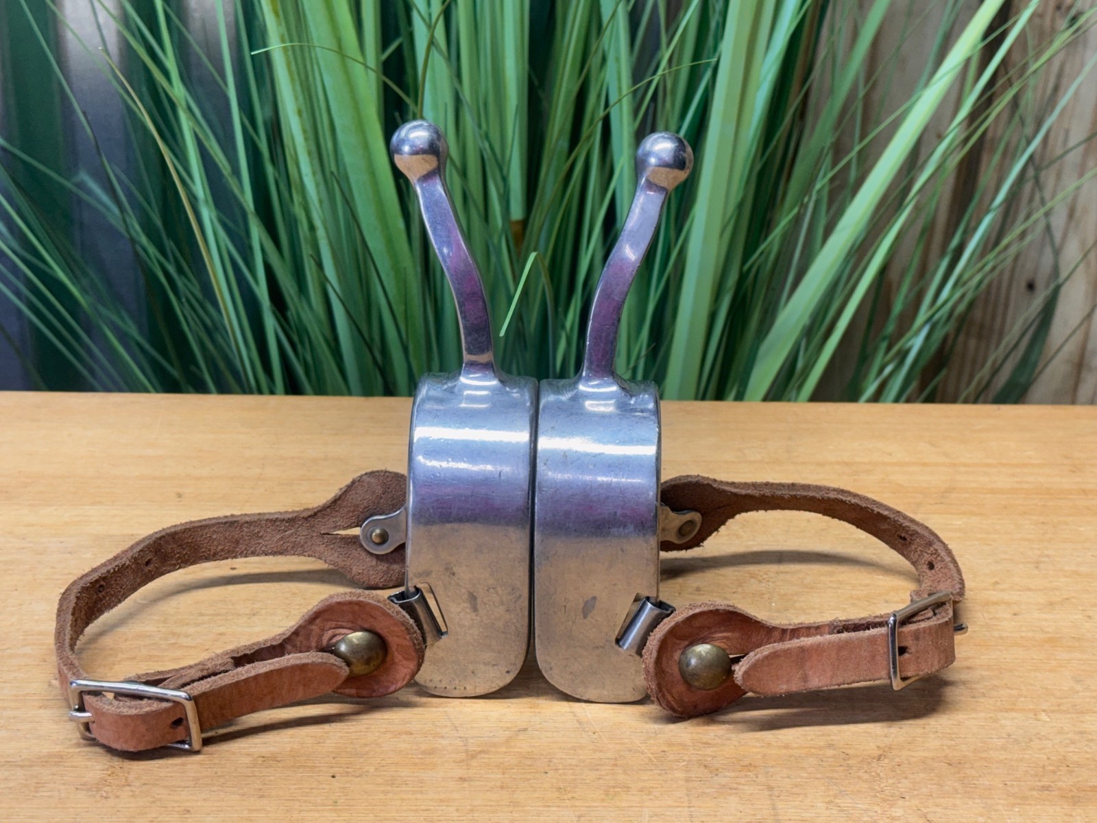 Ladies Long Shank Stainless Steel BALL END Western Spurs w Leather Straps