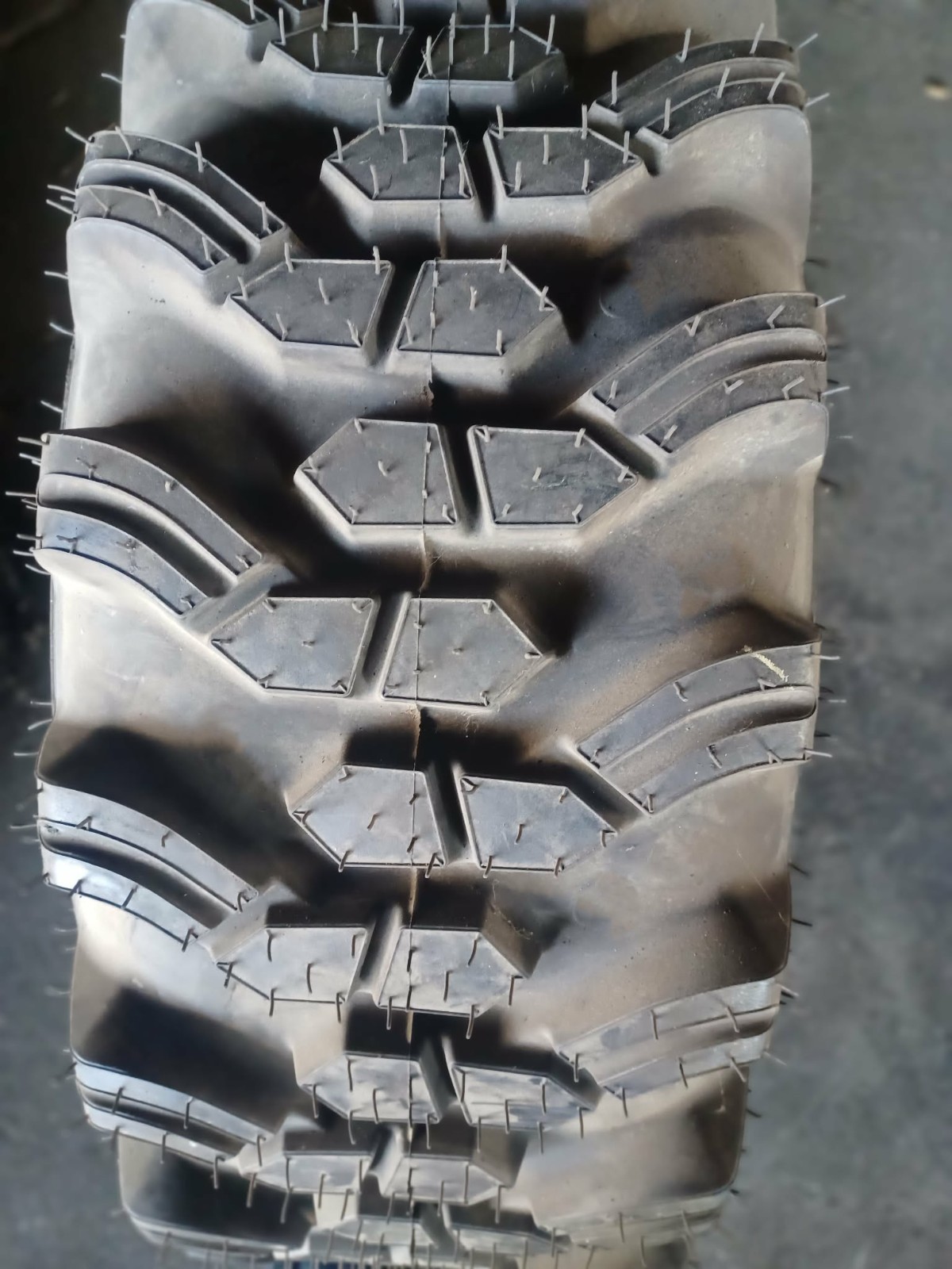 12x16.5 TIRE R-4 NEW COSMETIC BLEM 6PLY 12165 12 16.5