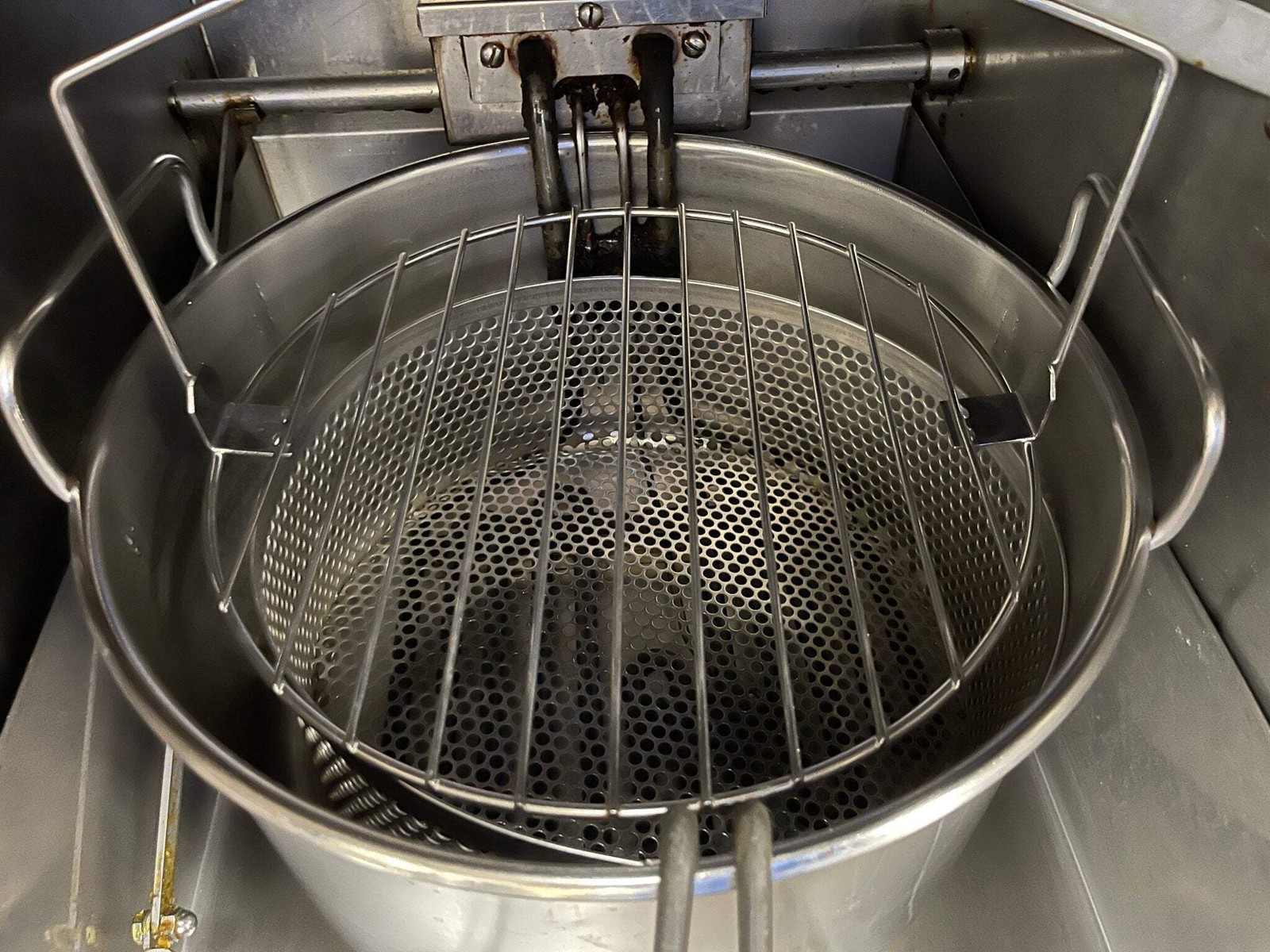 Used Broaster VF-3i SmartTouch 21lb Ventless Fryer with ANSUL System 120/208V 1P