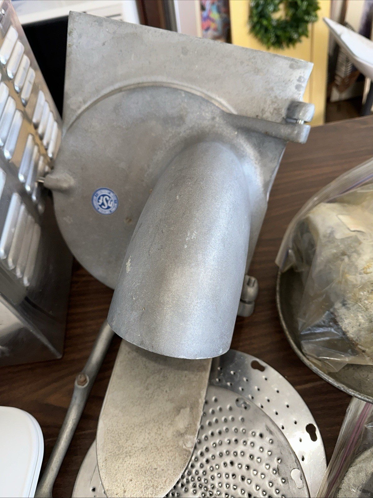 Grater Shredder pelican Head #12 drive for Hobart Mixer   3- Discs, S- Knife