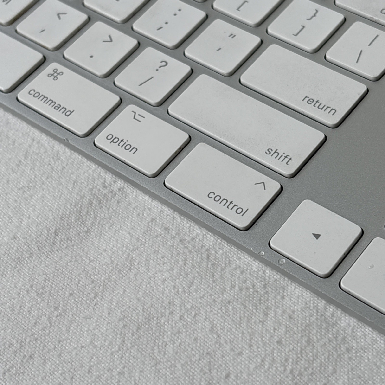 Apple Magic Keyboard A1843 and Magic Mouse A1657 - White Numeric Keypad Bundle