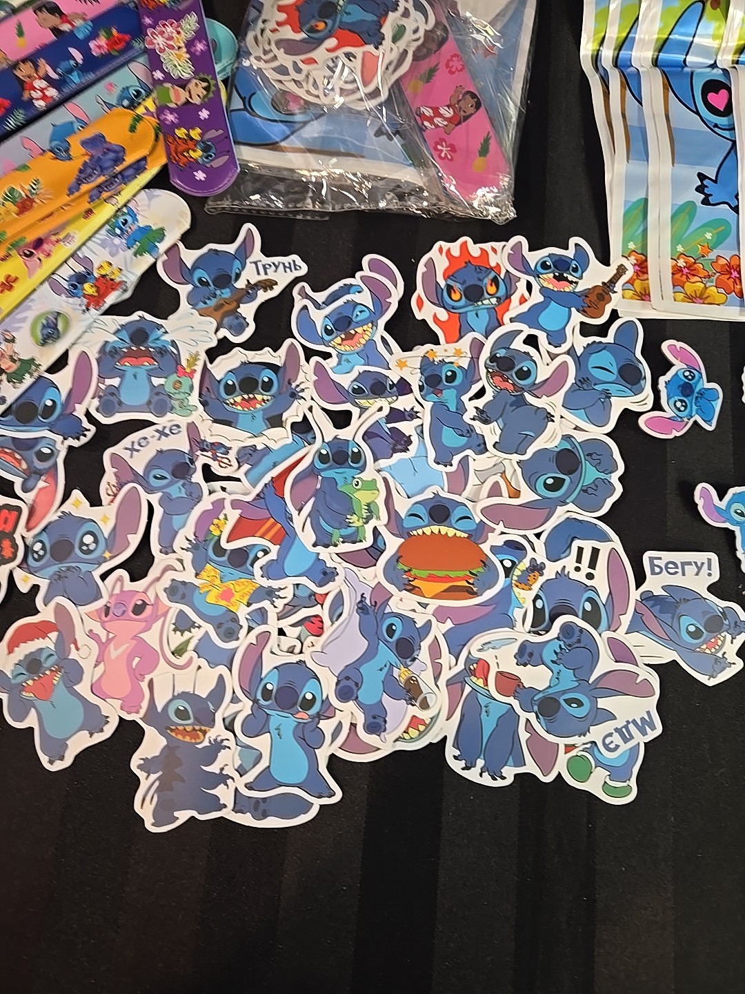 192pc Lilo Stitch & Scrump Gift Bag Party Set Pins Stickers & Slap Bracelets