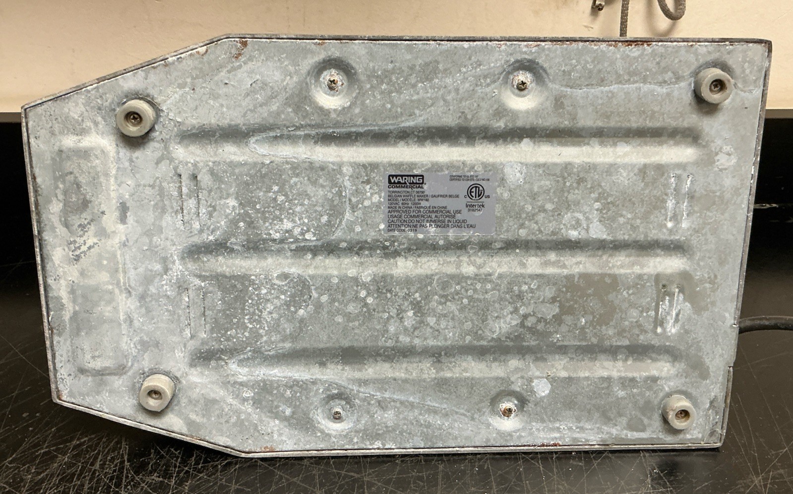 Waring Commercial WW180 Rotating Belgian Waffle Maker