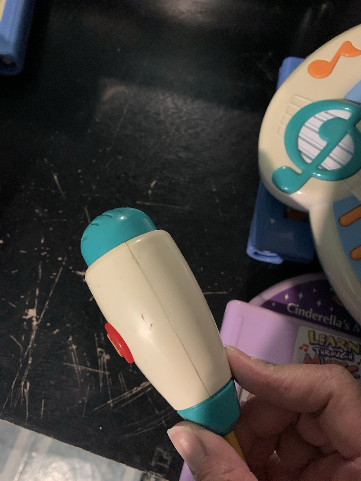 2002 Fisher Price Mattel Learn Through Music Interactive System W 8 Cartridges