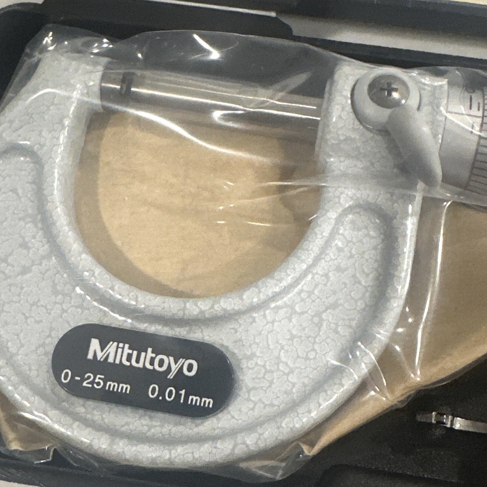 Mitutoyo 103-137 Micrometer, 0mm-25mm Range Baked Enamel Finish Japan New