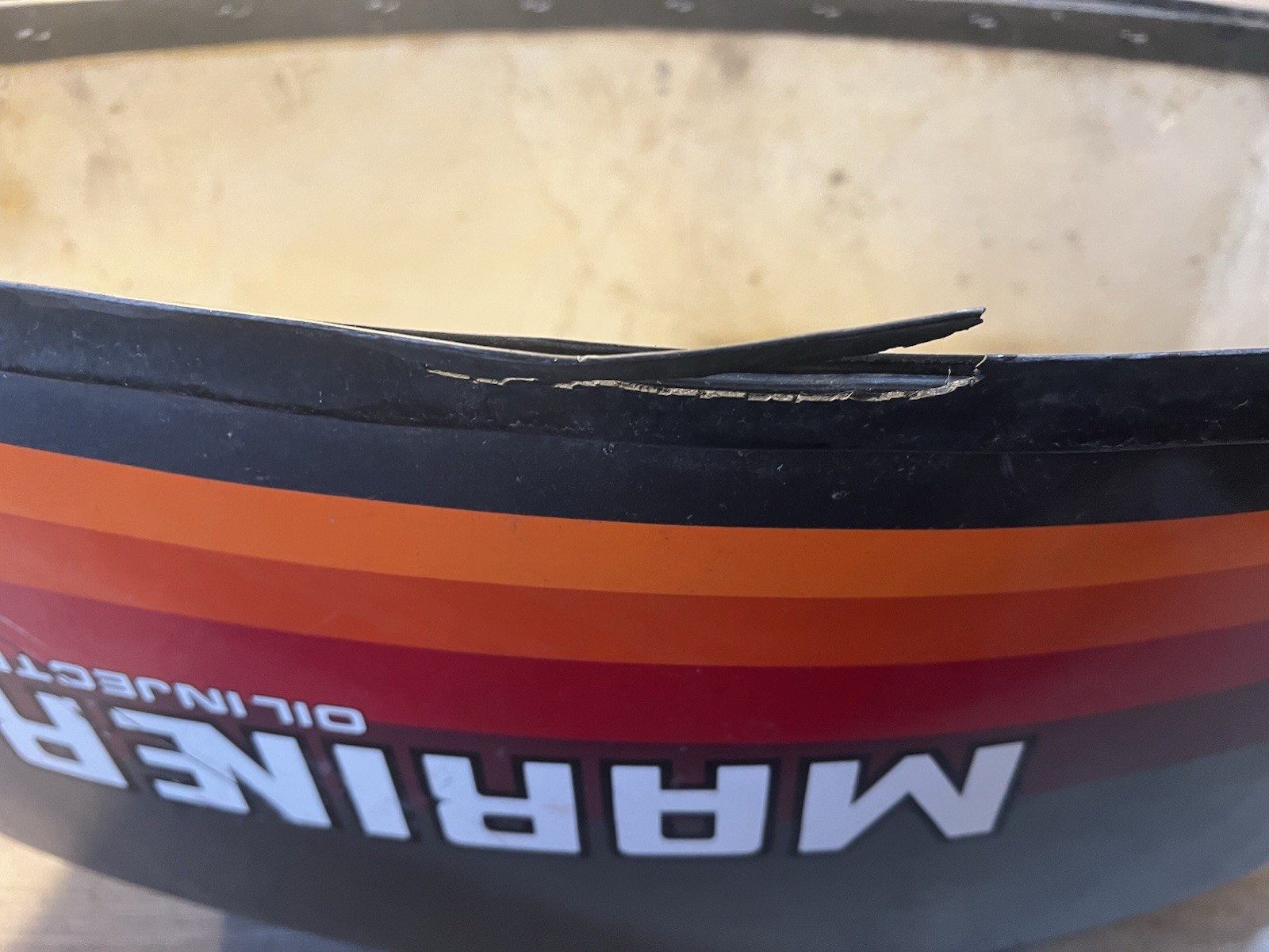 Mariner outboard 30 hp top cowl 9370M