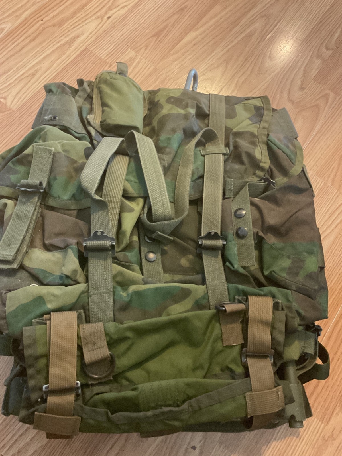 1970/U.S. MILITARY L. GREEN LC ALICE FIELD PK.RUCK FRAME KIDNEY PAD&STRAPS