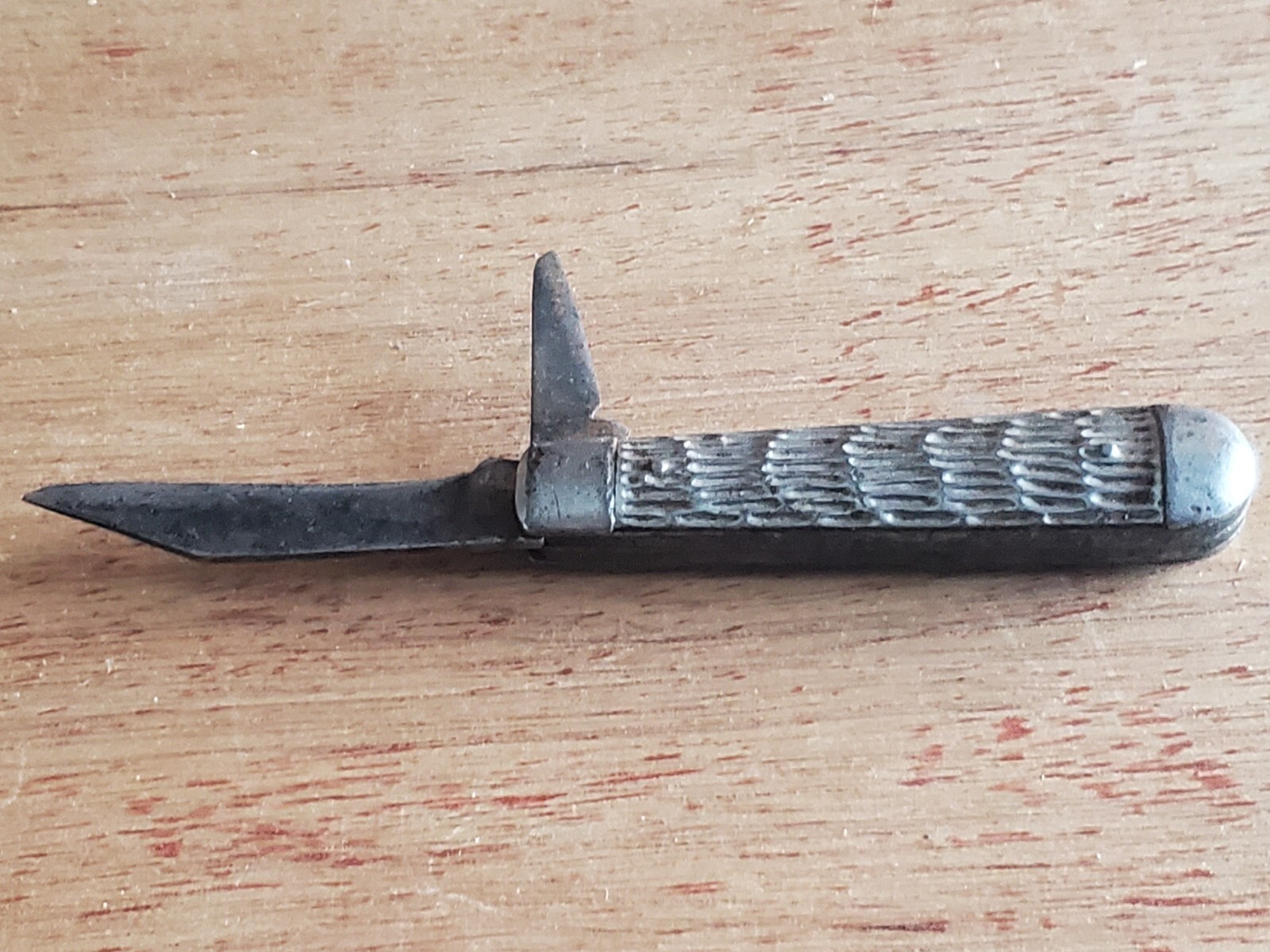 Vintage IMPERIAL 2 Blade Folding Pocket Knife Metal Handles NO Snap Rough Bad