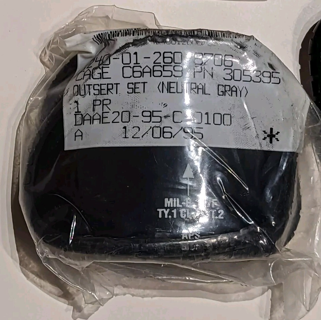 US Military Combat-Bio. Mask Field M40A1/Canister C2A1 Free Shipping!!!