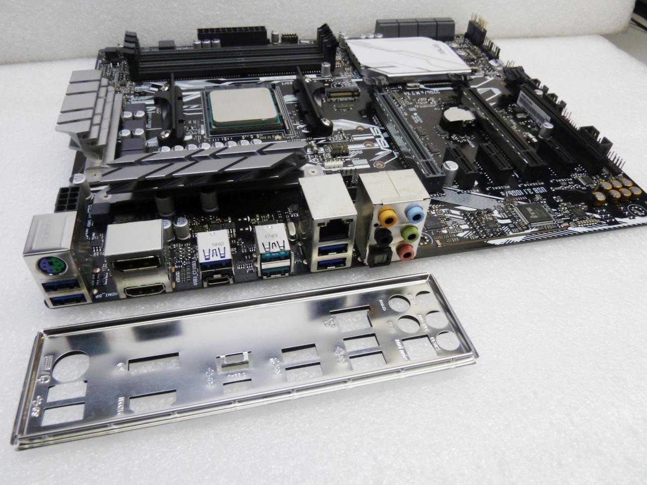 ASUS Prime X370-Pro AM4 ATX Motherboard DDR4 w/ CPU AMD Ryzen 7 2700X I/O Shield