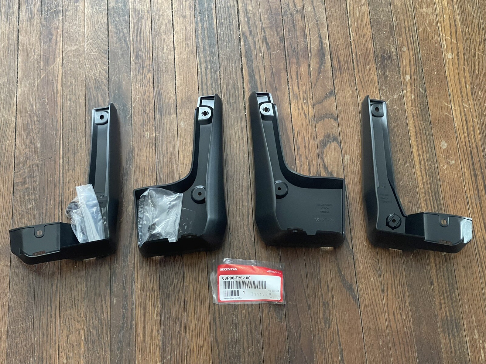 2022-24 NEW GENUINE HONDA CIVIC 4 DOOR SEDAN SPLASH MUD GUARDS 08P00-T20-100 OEM