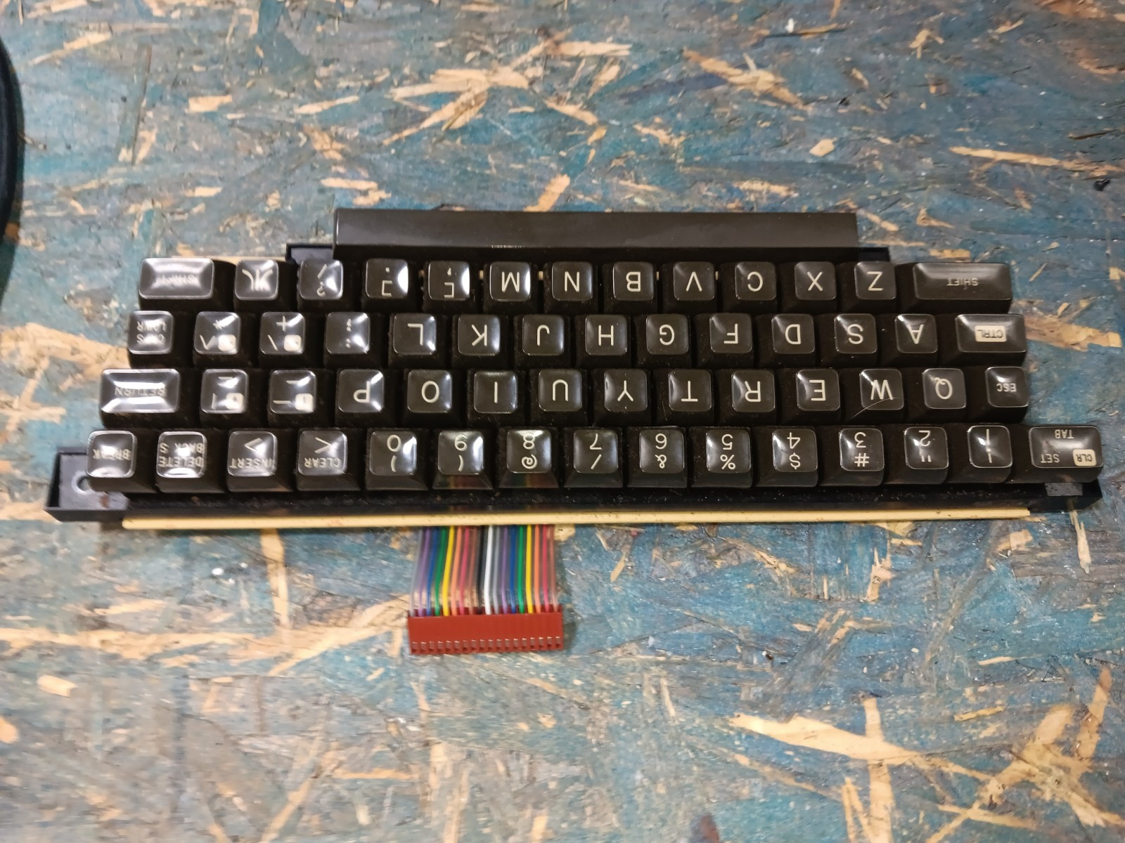 Atari 800 EXACT HI-TEK 373-700115A KEYBOARD-GOOD-QUICK TESTED-KEYS COME OFF-SEE