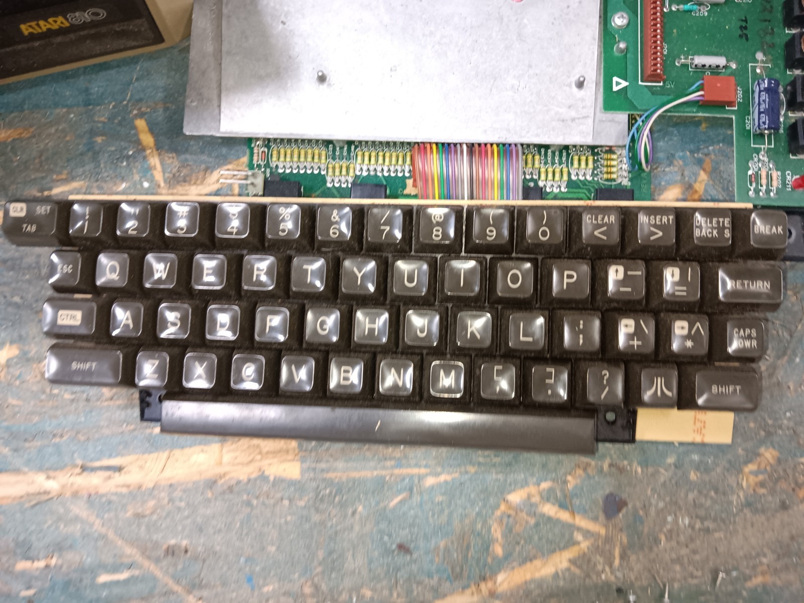 Atari 800 EXACT HI-TEK 373-700115A KEYBOARD-GOOD-QUICK TESTED-KEYS COME OFF-SEE