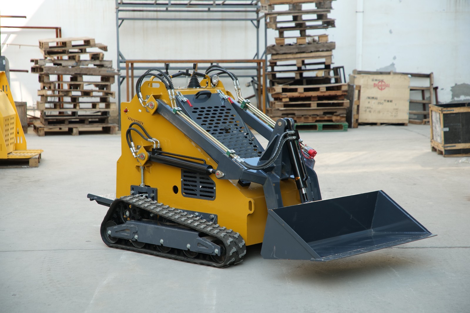 2025 Mini Skid Steer 23HP B&S Loader 3.5mph Speed For Farm EPA Petrol Engine