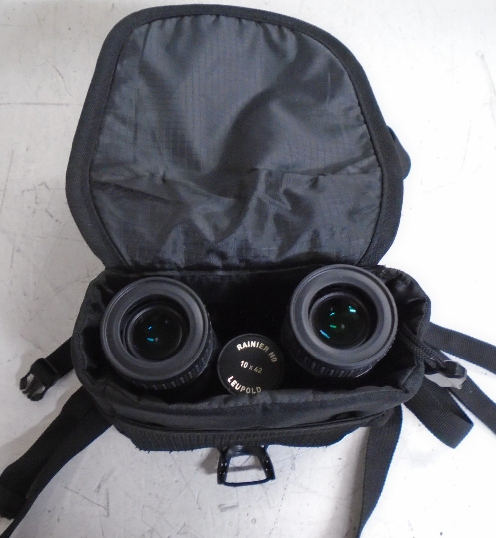 Leupold Rainier HD 10 x 42 Binocular w/ Lens Pen & Chest Harness Case | Black