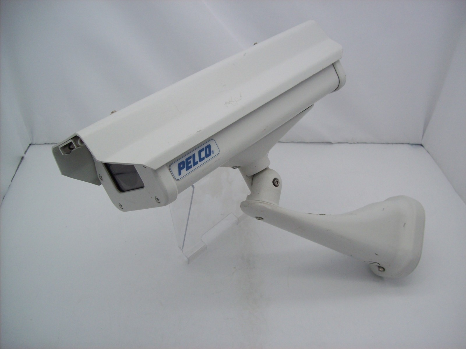 Pelco EH3512-2HD Outdoor Enclosure w/ EM3512 Arm Seals Good w/ Wall Mount Plate