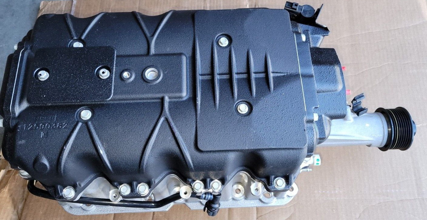 NEW GM Eaton M122 supercharger intercooler assembly 2006-09 Cadillac XLR-V 4.4V8