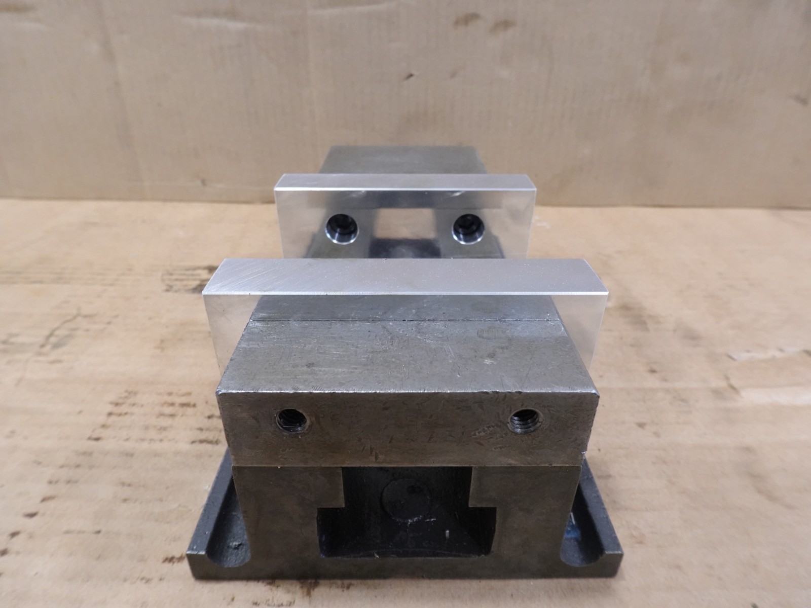 Kurt D40 AngLock 4" Milling Machine Vise KC0