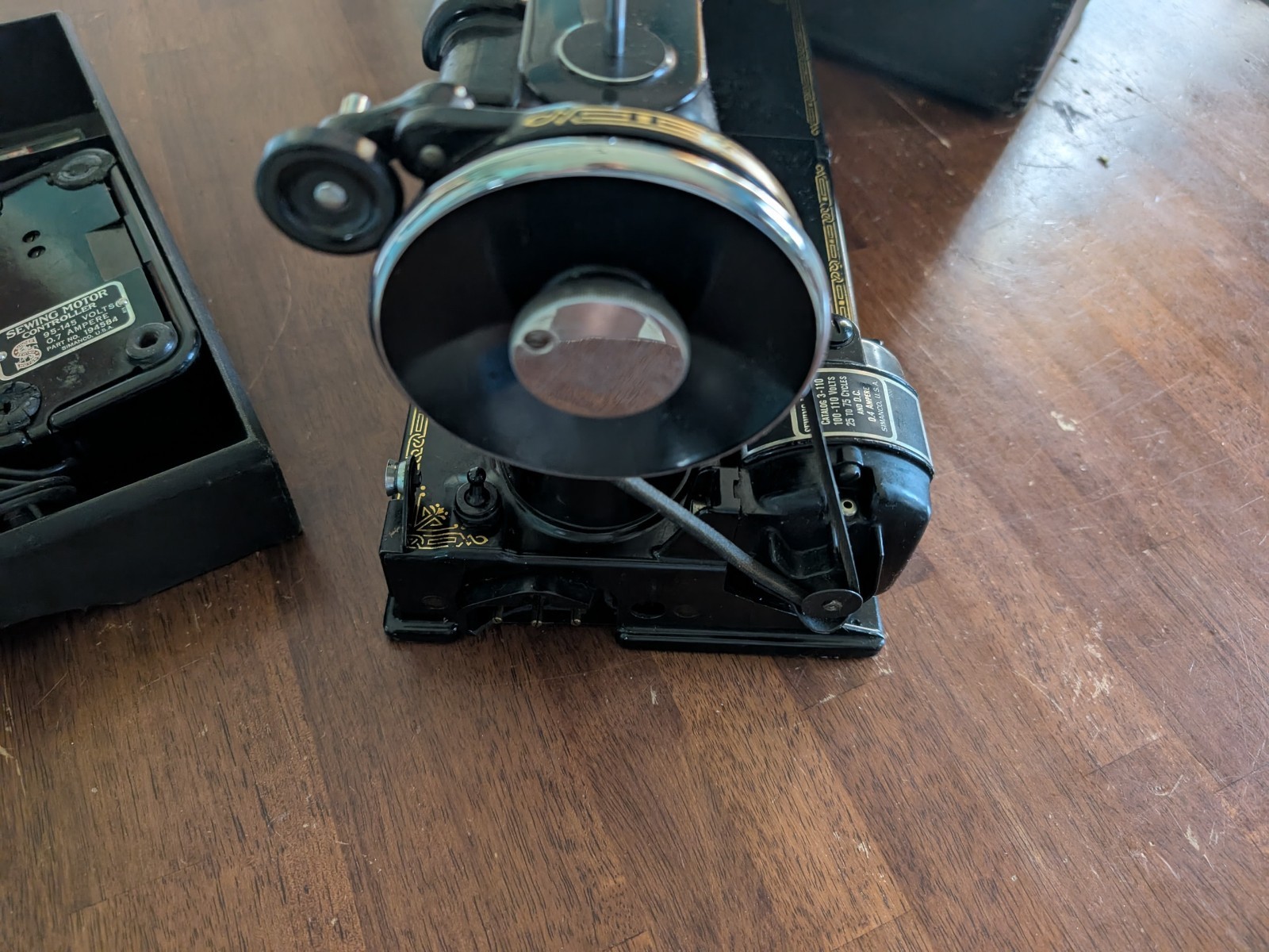 Vintage 1936 Singer Featherweight Sewing Machine 221 W/Case & Peddle Scroll face