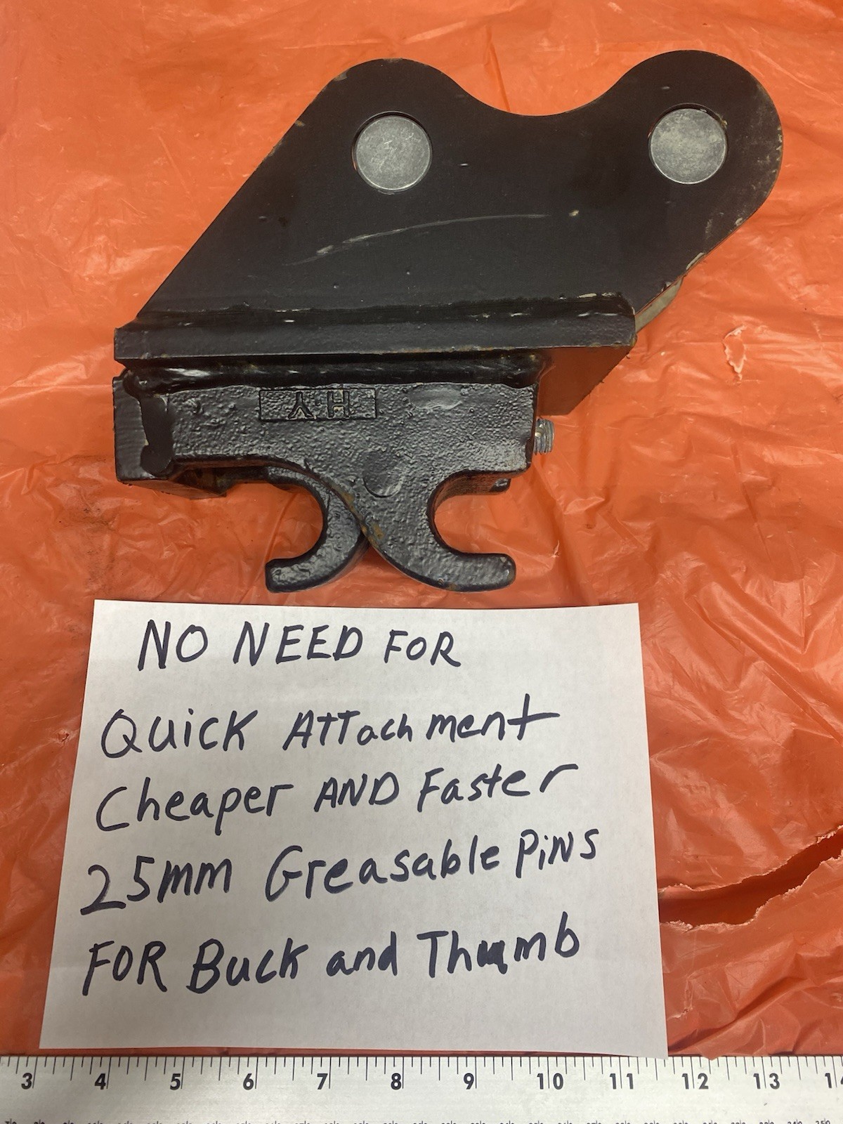 25 Mm Pins For One Ton China Excavator Greasable Bucket Thumb