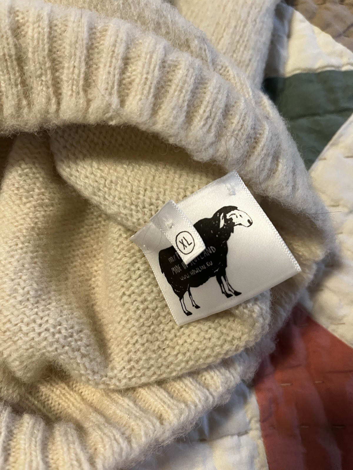 Howlin Shaggy Bear Dog Sweater made in Scotland Cream Off-White L/XL Morrison