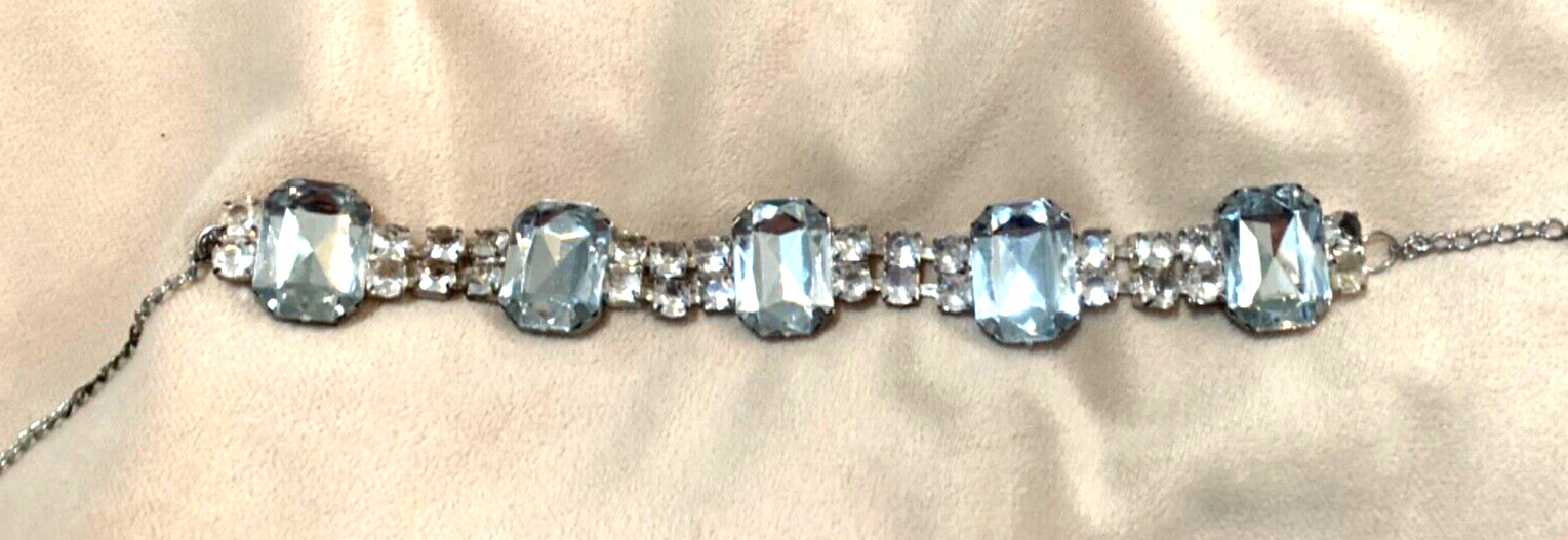 Vintage faux clear rhinestone choker necklace. in good condition