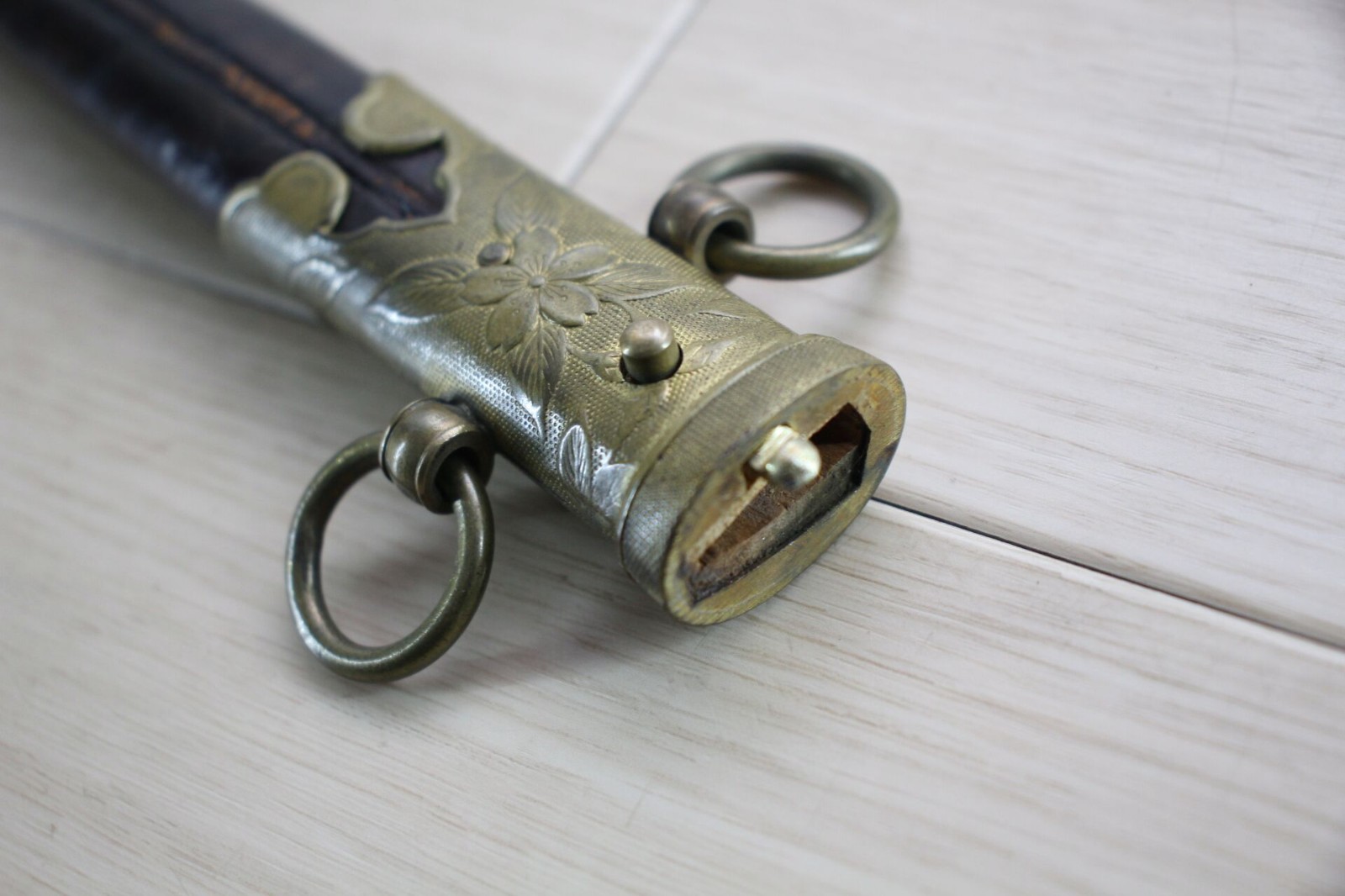 WWII Japanese Navy Dirk Mid War Brass Fittings Resin Handle 8" Blade J30