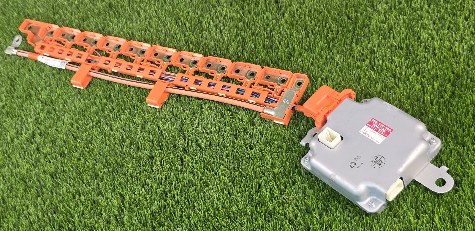 Toyota Prius C 2012-2017 Hybrid Battery Voltage sensor 89892-52010 with wire OEM