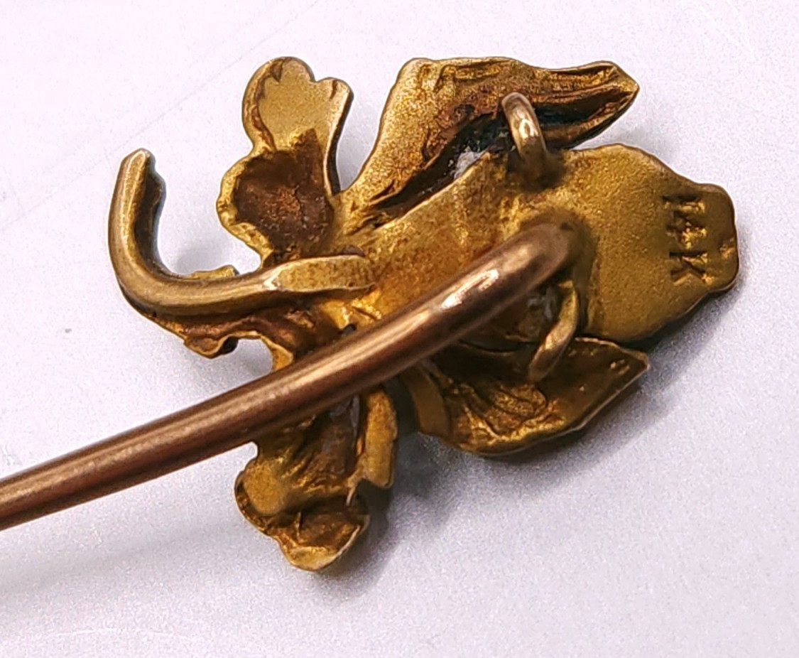 Vintage Victorian Baroque White Pearl 14K Yellow Gold Flower Pin