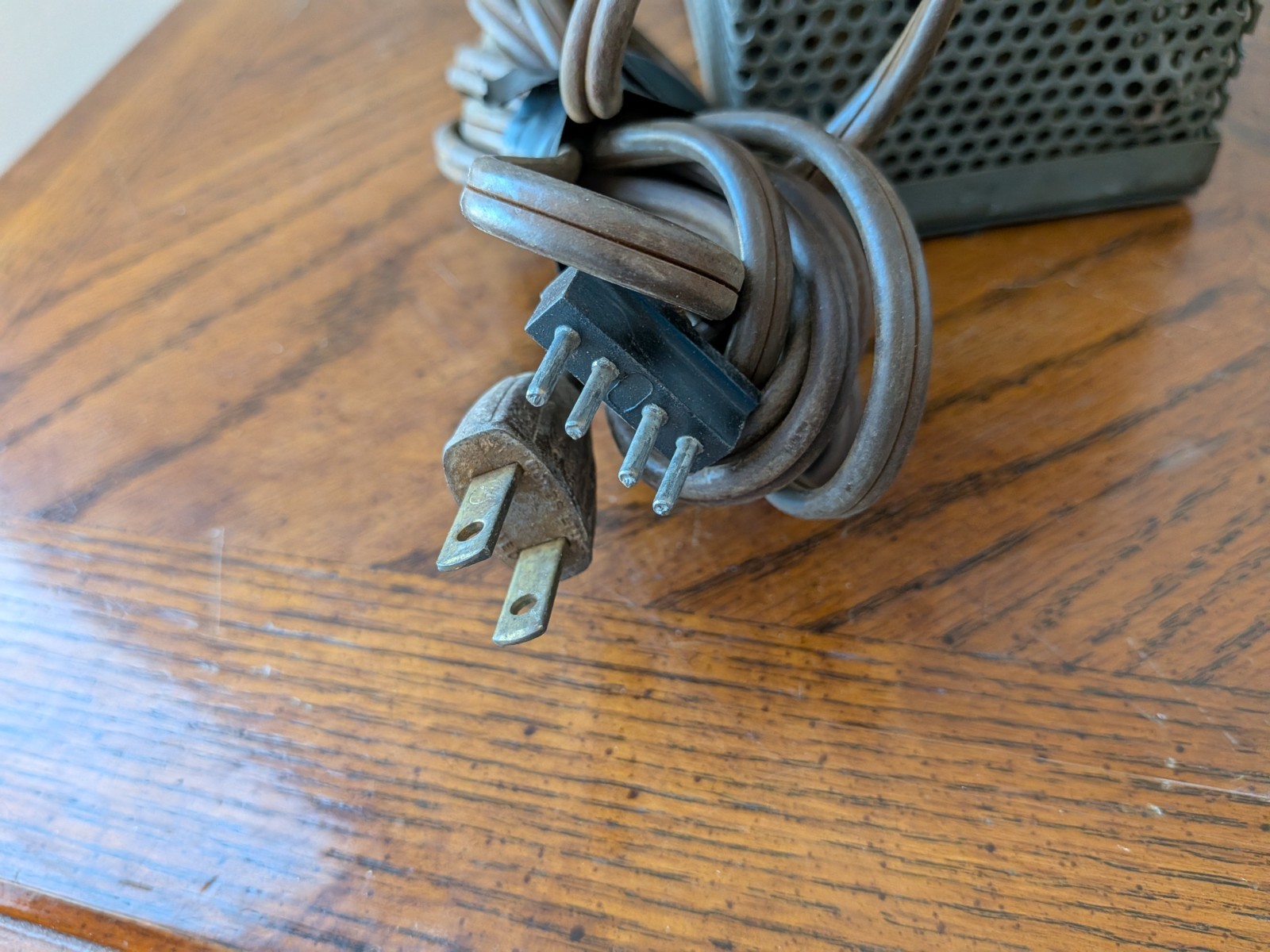 Hallicrafters Radio Battery Charger