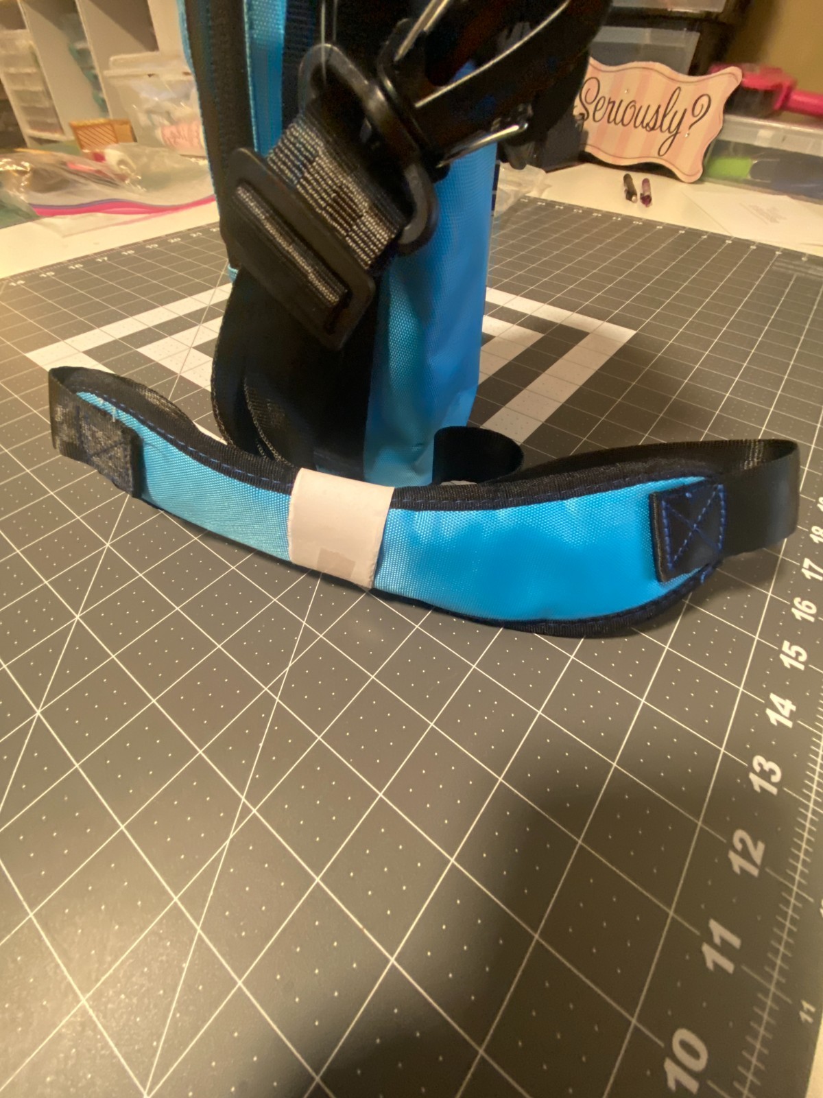 CROSSBODY WATER BOTTLE SLING BAG, ARCA HYDRO CARRIER, LAGOON BLUE, 40 OZ, NEW