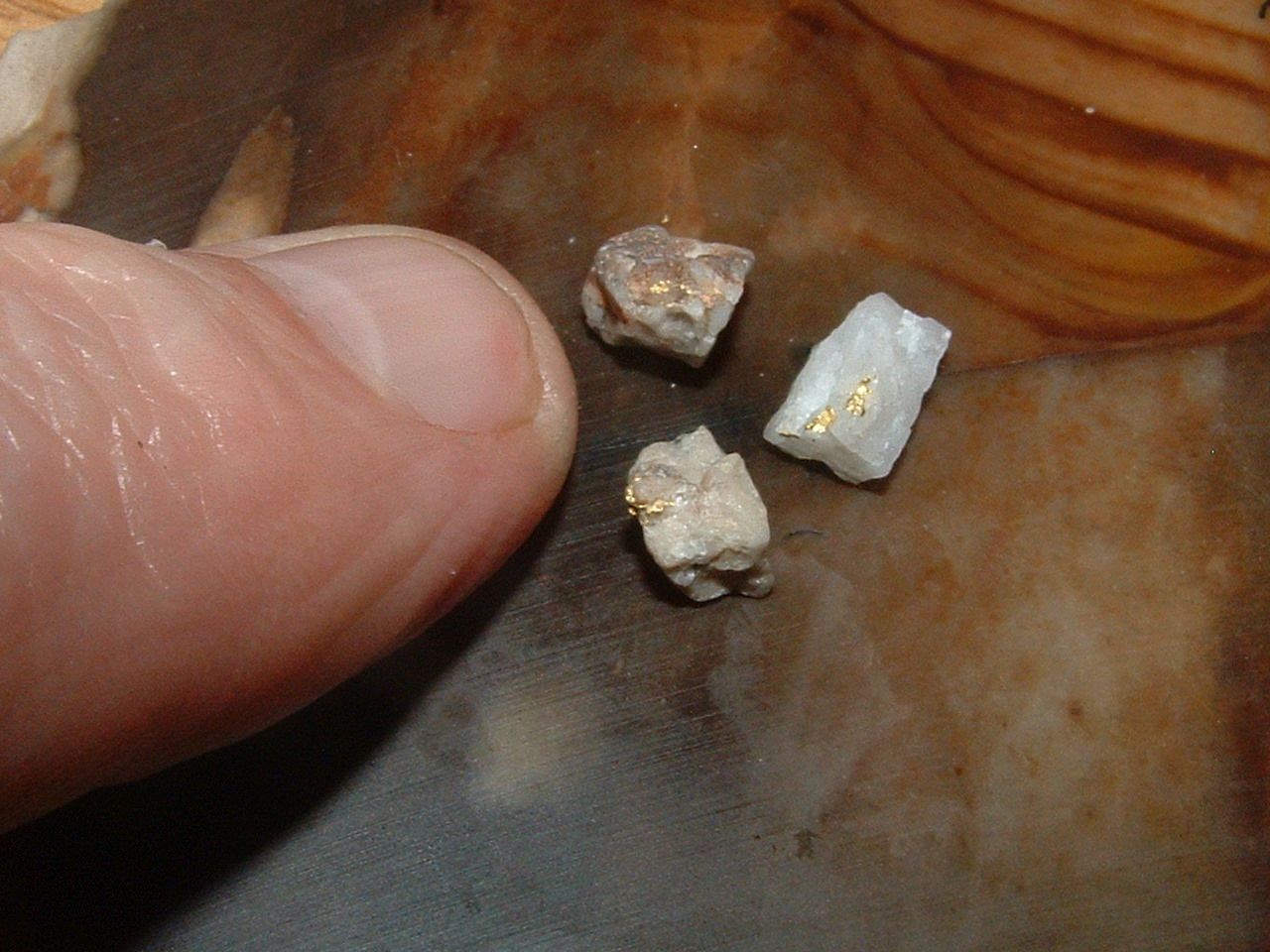 3 NATURAL GOLD QUARTZ SPECIMENS .84 GRAM CALIFORNIA MOTHER LODE